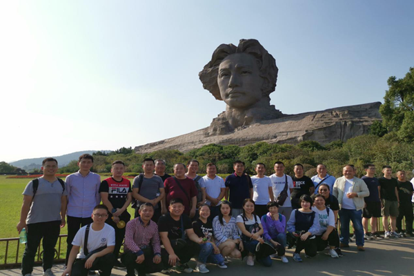 建投管線與戶外聯(lián)合黨支部重溫紅色記憶 、牢記使命初心